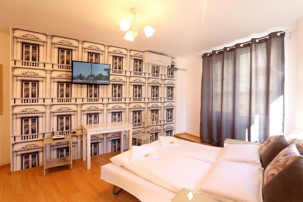 Family Hotel Amor Ruse Exterior foto